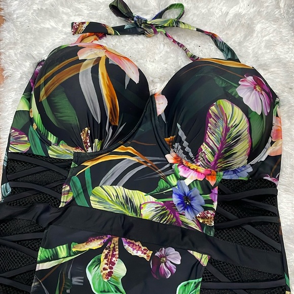 Swim suit flower print. Size 3X - Picture 1 of 5